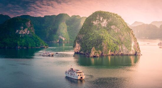Essential Vietnam: Hanoi, Halong Bay and Beyond 5-Days